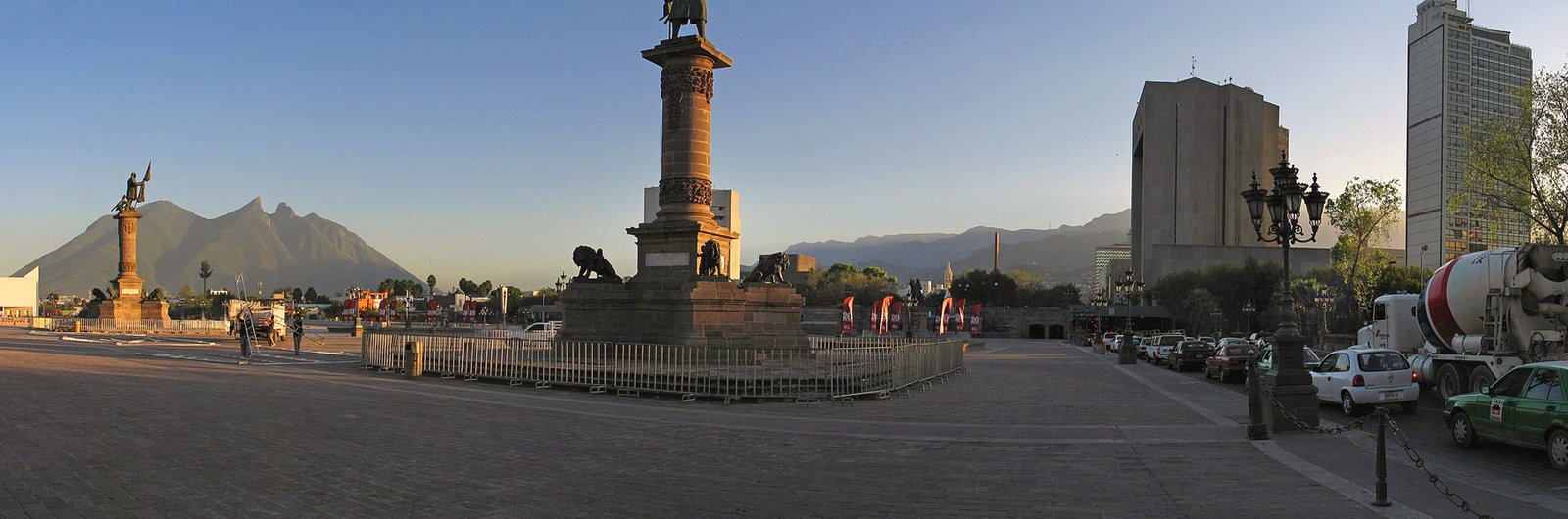 Vista panorámica de la Macroplaza de Monterrey