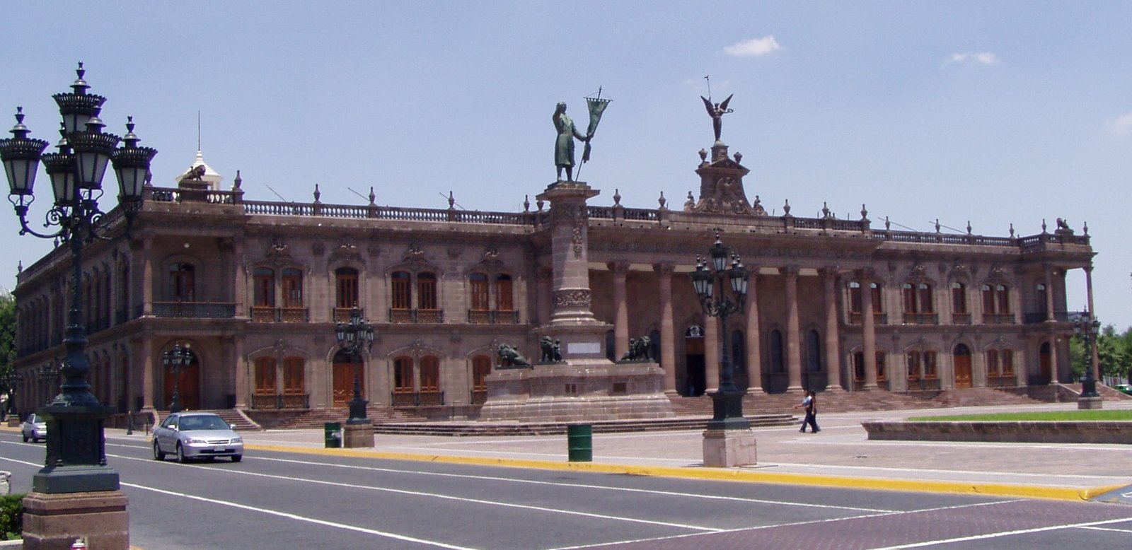 Fachada del Palacio de Gobierno de Nuevo León en Monterrey, sede del Gobierno estatal